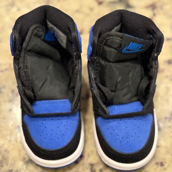 Air Jordan (1)Brand new toddler shoe - Picture 1 of 4